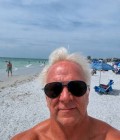 Встретьте Мужчинa : Micheal, 61 лет до США  Miami 